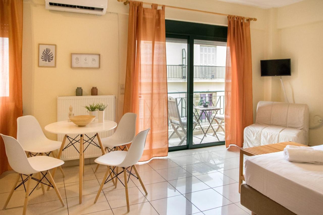Sunny City Studio Apartment Kalamata Exterior photo