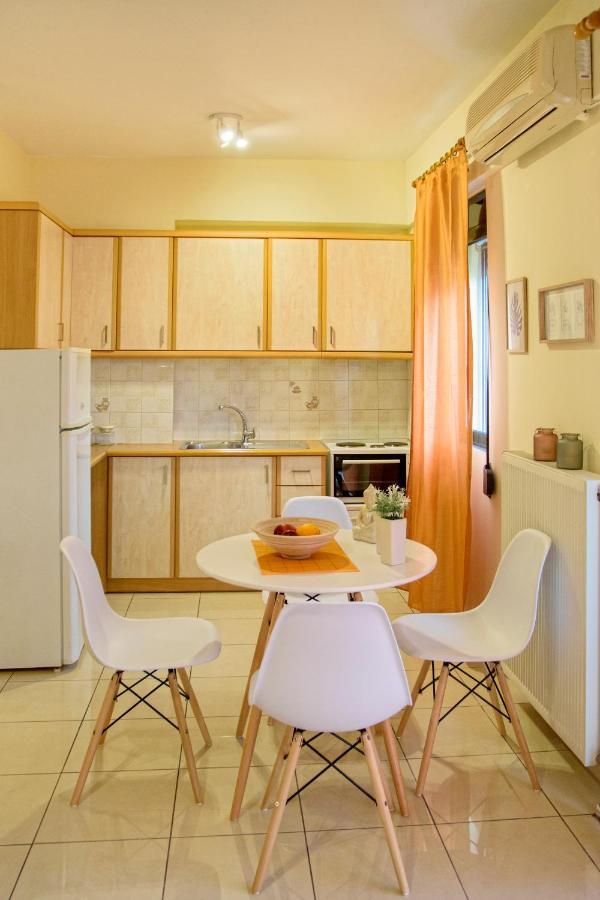 Sunny City Studio Apartment Kalamata Exterior photo